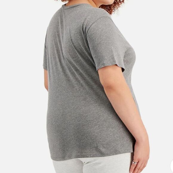 Mickey Mouse Classic T-shirt - Picture 2 of 4